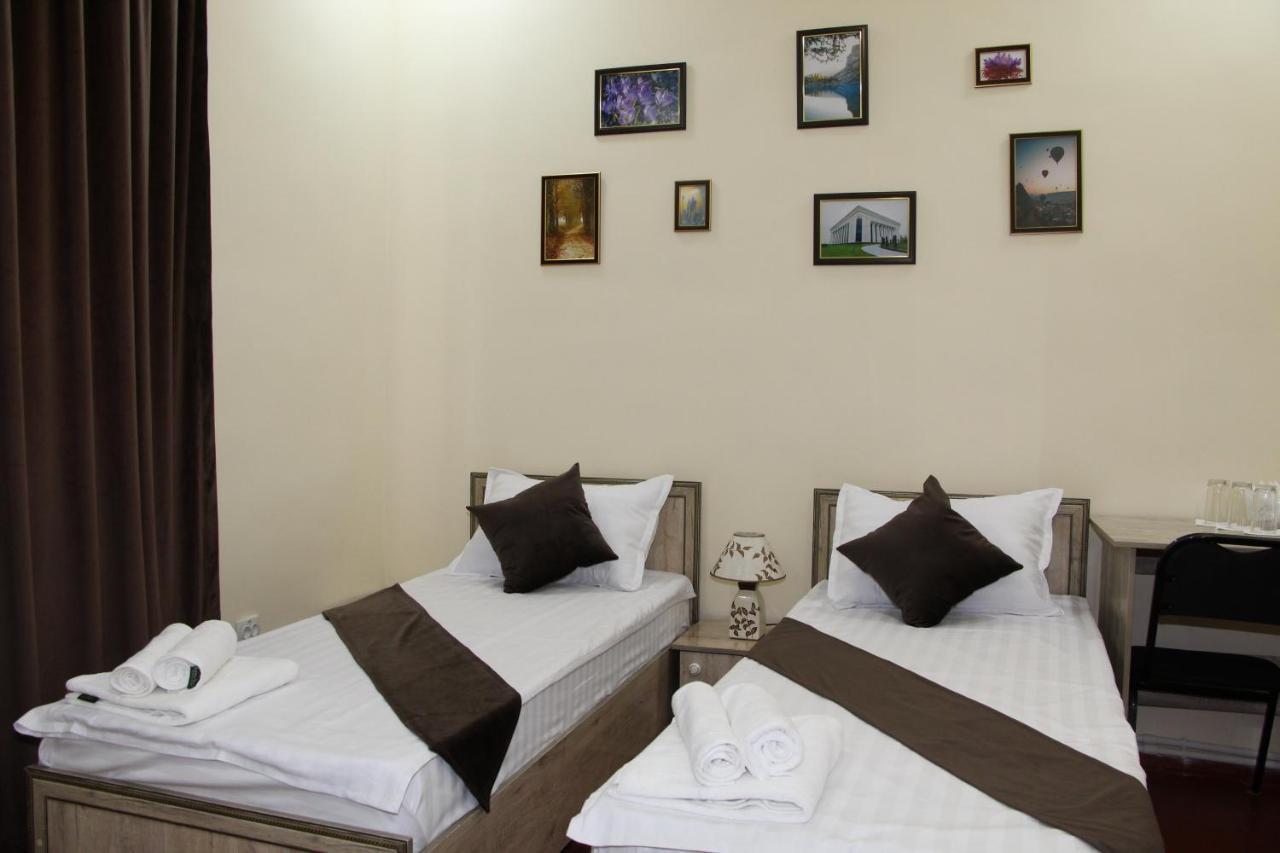 Zafaron Hotel Tashkent Esterno foto